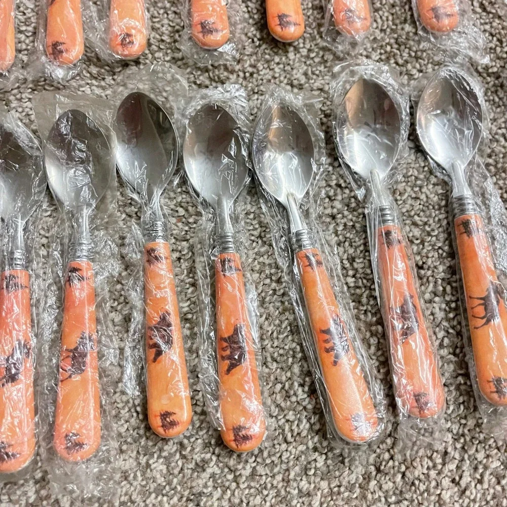 32 Tienshan BEAR MOOSE COUNTRY Stainless Silverware Flatware Folk 8 pc setting